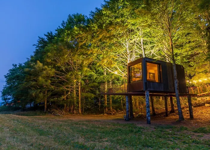 Cabane Perchee La Resilience Sur Le Plateau Du Vercors
